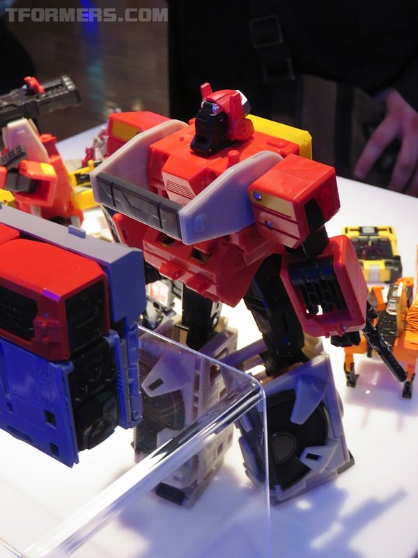 NYCC 2015   Transformers Combiner Wars Galvatron, Skullcruncher, Blaster, More  (76 of 80)